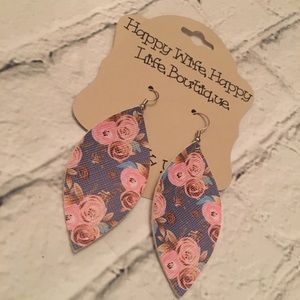 Flower faux leather earrings
